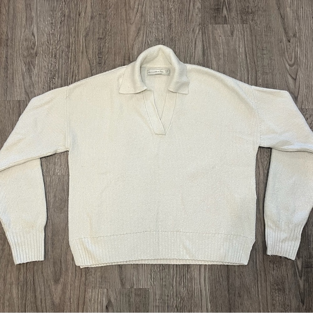 Abercrombie sweater with collar. Size. XS